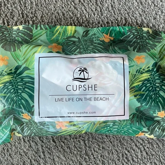 NWT CUPSHE 2-Piece Swimsuit. Size L. - Picture 5 of 9